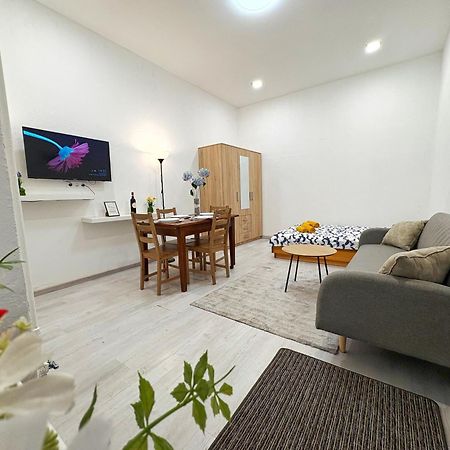 Central Private Apartment-7Pax Boedapest Buitenkant foto